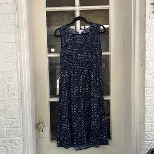 I am selling a Croft&Barrow dress that is a size medium